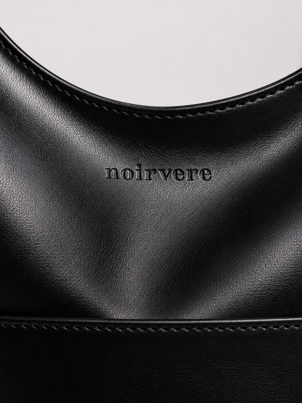 Nerea | Bolsa negra con compartimentos