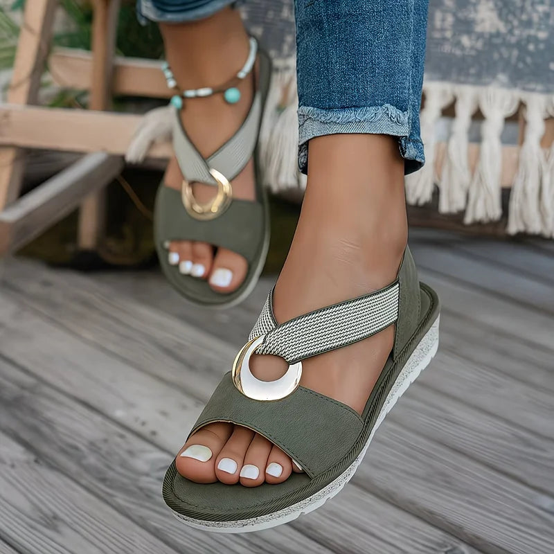 Skye | Sandalias planas con hebilla metálica