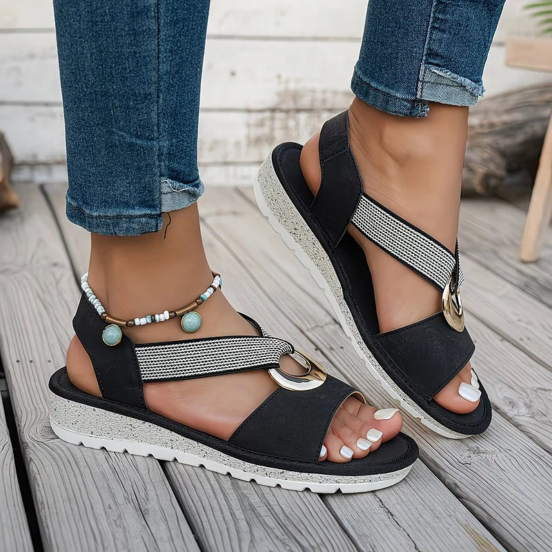 Lucina | Sandalias cómodas con argolla dorada