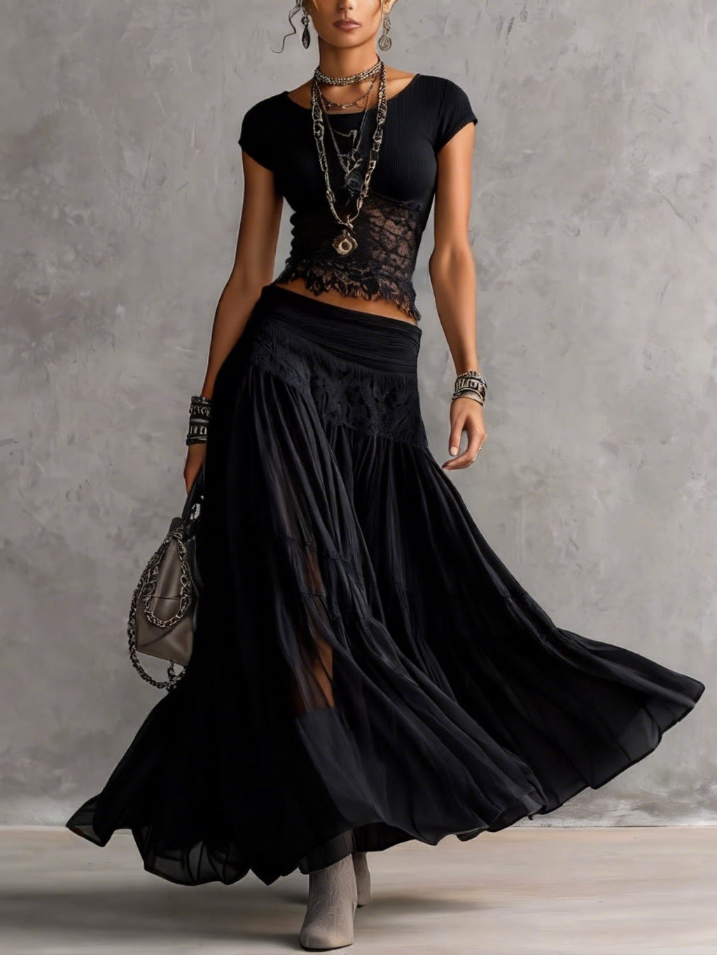 Adelina | Conjunto negro de encaje con falda plisada