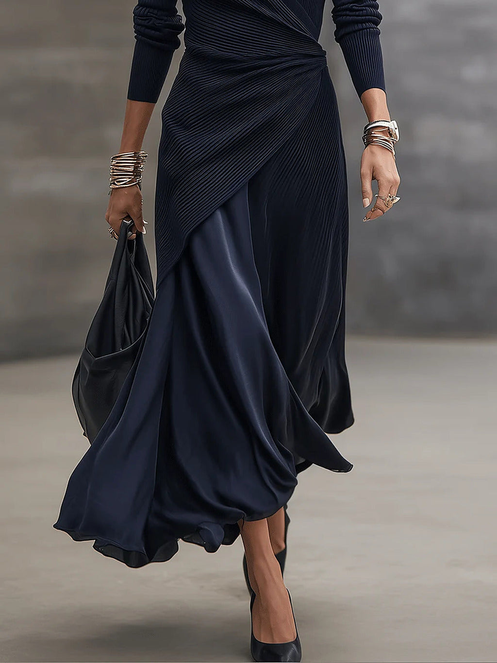 Tamara | Vestido Maxi Cruzado con Falda de Satén, Azul Marino