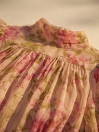 Rosana | Vestido largo floral con cuello alto y mangas abullonadas